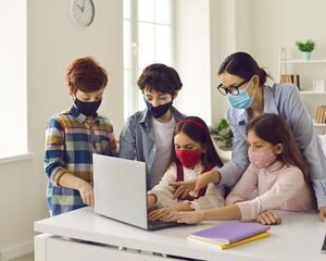 240_F_424037298_UT3YleJ4m7PlqRctNEazzQvaozJ0CdOW